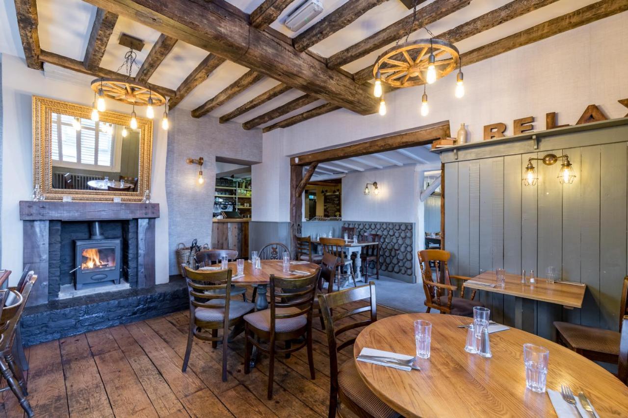 The Littleton Arms Hotel Penkridge Eksteriør billede