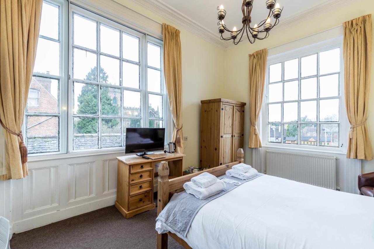 The Littleton Arms Hotel Penkridge Eksteriør billede