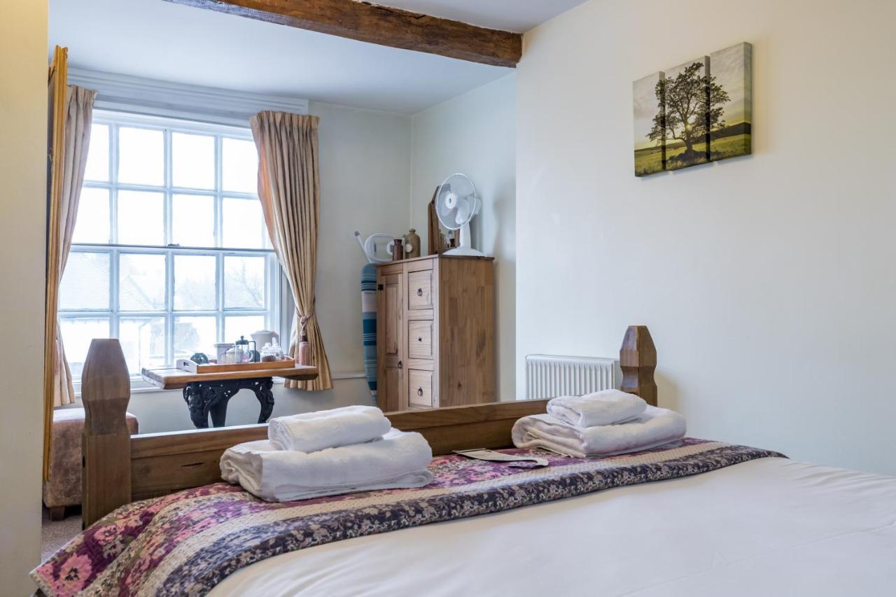 The Littleton Arms Hotel Penkridge Eksteriør billede